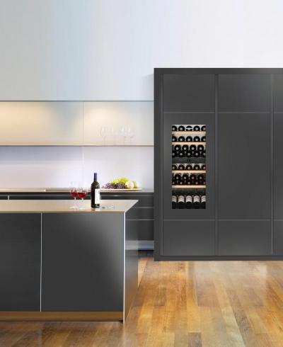 24" Liebherr  Built-in wine cabinet - HW4800
