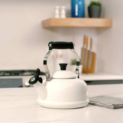 Le Creuset Classic Whistling Kettle - CA-40805260001201