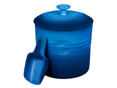 Le Creuset Pet Food Container with Scoop in Blueberry - CA-71402330220131
