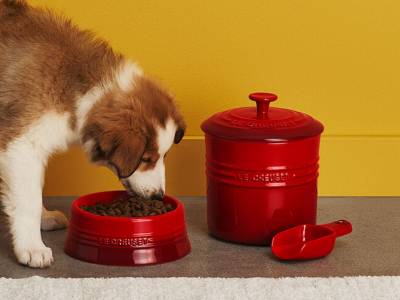 Le Creuset Pet Food Container with Scoop in Blueberry - CA-71402330220131