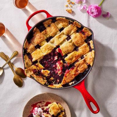 Le Creuset Iron Handle Skillet - CA-20182030007001