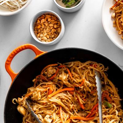 Le Creuset Wok with 4.8L Capacity - CA-21308032060041