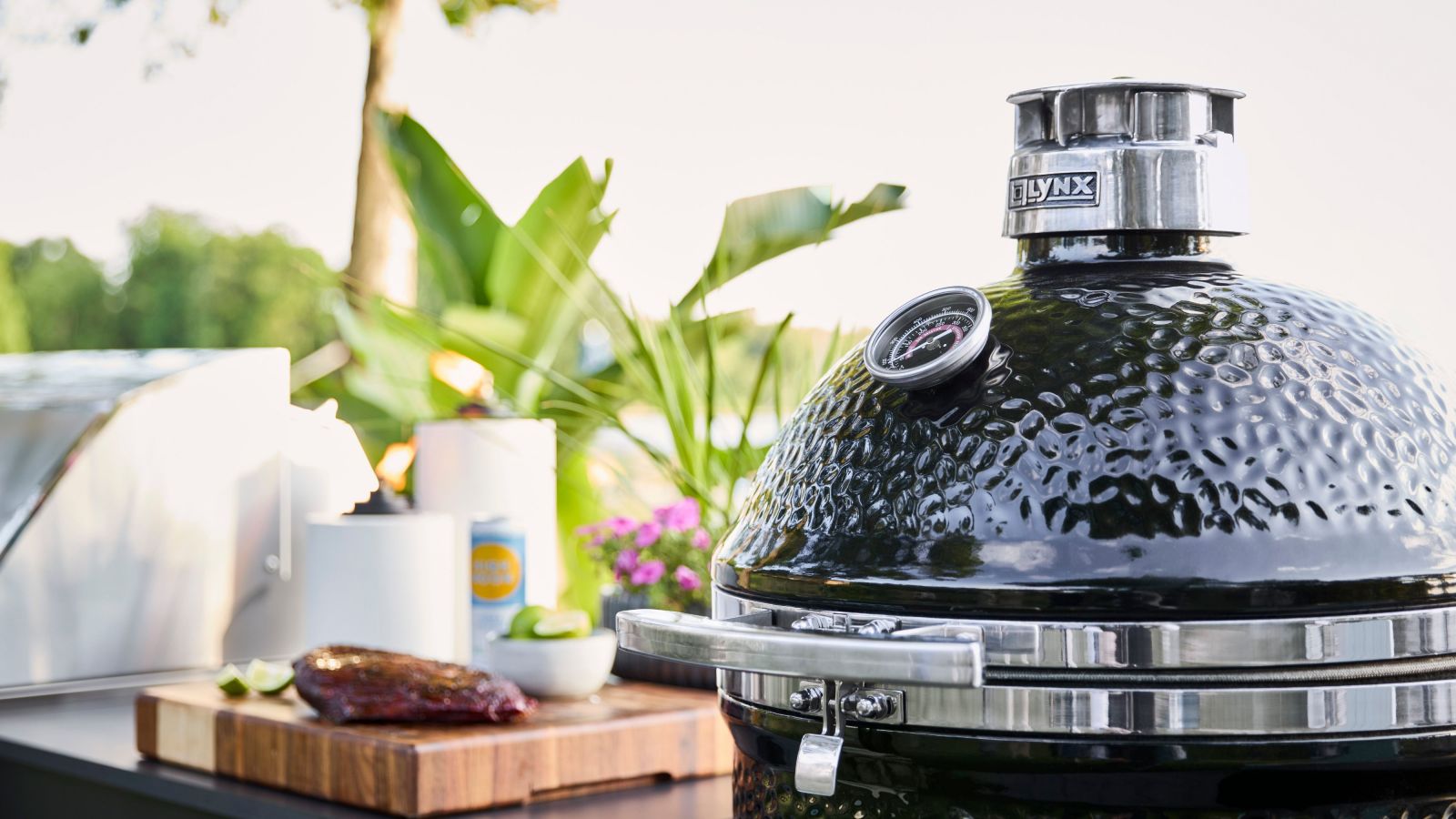 18" Lynx Kamado Ceramic Charcoal Grill With Rotisserie - LCGRBK