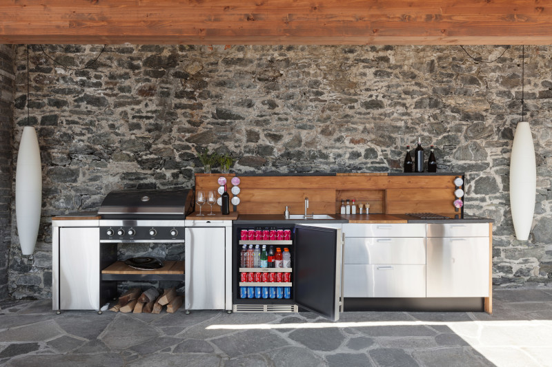 24" Sapphire Series 3 Indoor/Outdoor Refrigerator in Stainless Steel/Panel Ready - SR243SSPRADA
