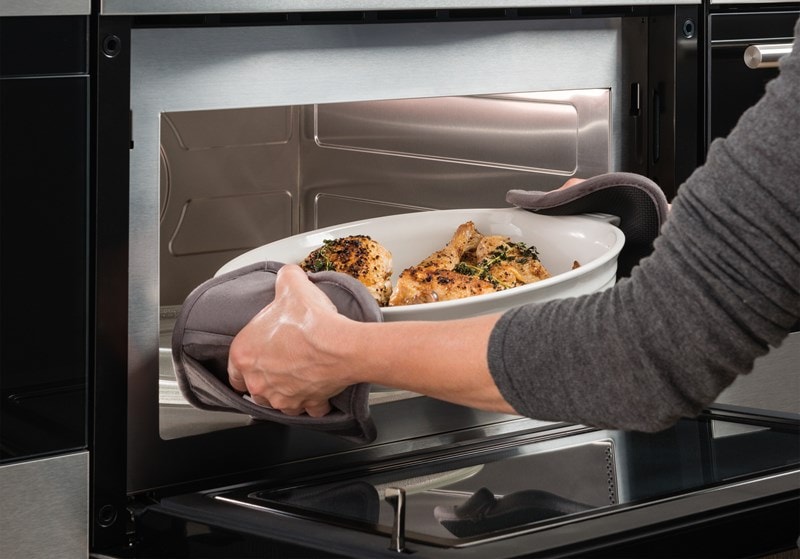 24" Wolf E Series Transitional Drop-Down Door Microwave Oven - MDD2450TE/S/T