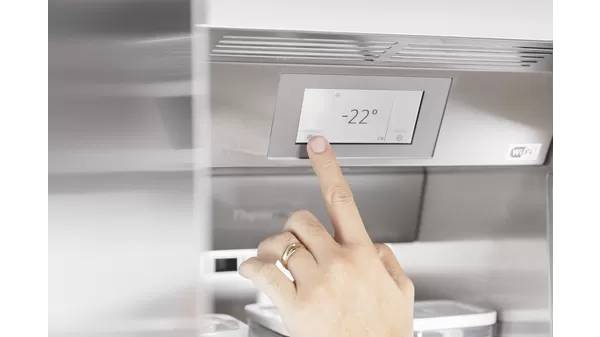 Thermador refrigerator with shop water dispenser